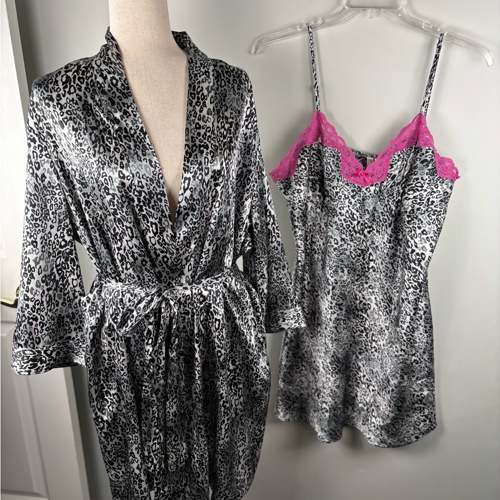 Ambrielle Animal Print 2 Piece Nightigown And Robe 1X Beautiful Design S…